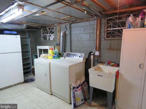 3 Shirley Ln, Trenton NJ 08610 exterior