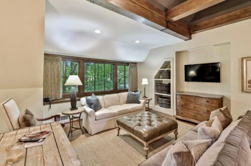 3015 Andrews Dr, Atlanta GA  30305-2001 exterior