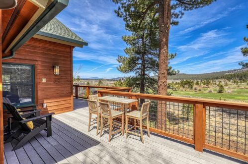 196 Basque Dr, Truckee CA  96161-3917 exterior