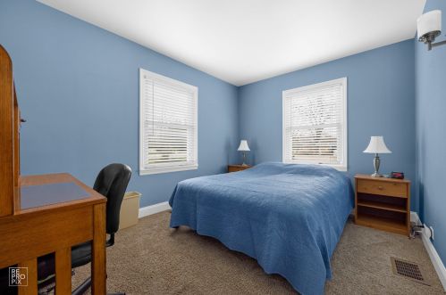 6005 Bentley Ave, Willowbrook IL 60527-1958 exterior