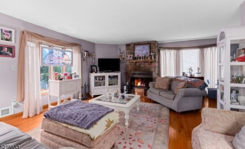 7 Trafalgar Ct, Hackettstown NJ  07840-4208 exterior