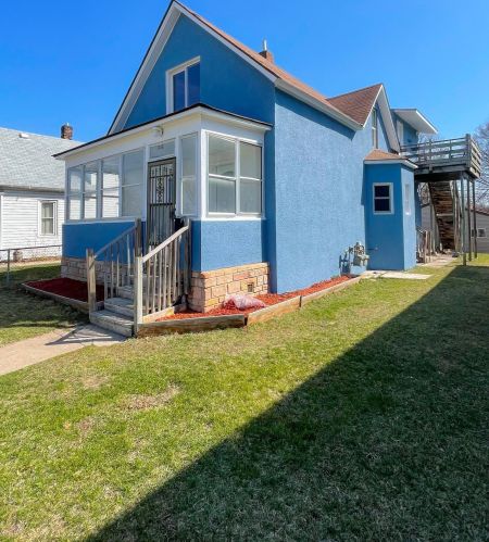 1086 Galtier St, Saint Paul, MN 55117-5105