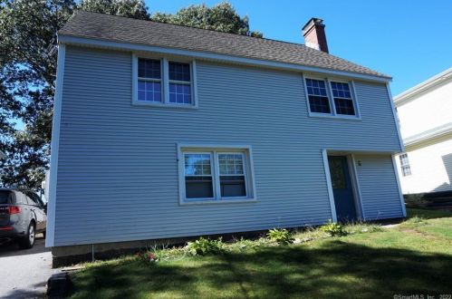 6 Edgewood Rd, Niantic, CT 06357-1917