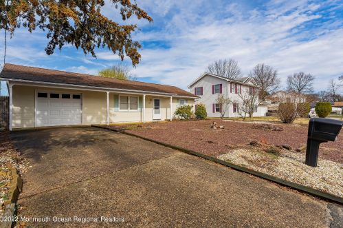 204 Fernwood Ln, Lacey, NJ 08731-2822