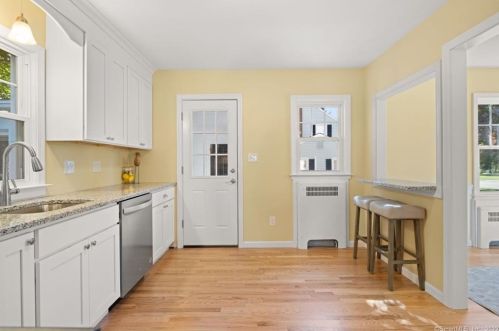 360 Main St, Hartford, CT 06106-1826