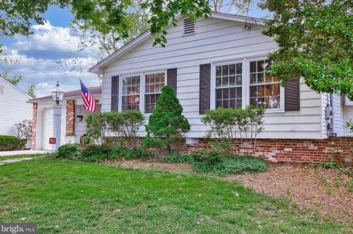 4 Hastings Ct, Blenheim, NJ 08012-1418