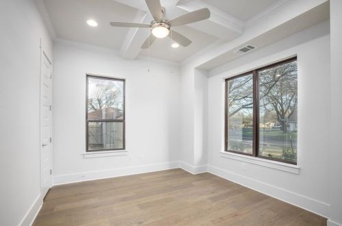 2011 Belford Dr, Austin TX  78757-8207 exterior