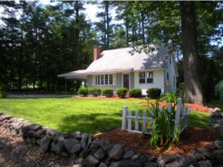 75 Island Dr, Merrimack, NH 03054-4124