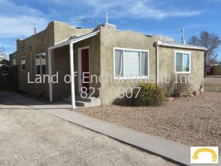 420 Stanford Dr, Albuquerque NM  87106-3544 exterior