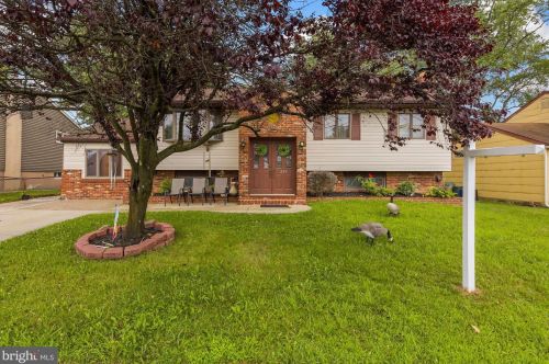 283 Booth Dr, Gloucester, NJ 08031-1756
