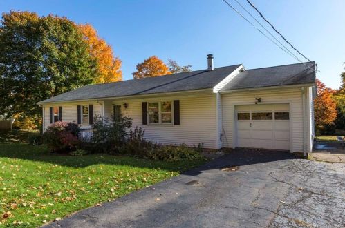 360 Atkins St, Middletown, CT 06457-1534