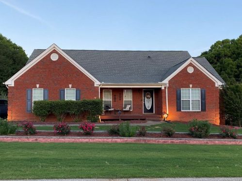 44 Still Water Ln, Jefferson, GA 30549-7044