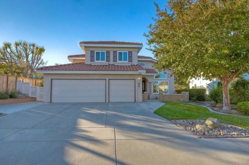 5004 Avenida De La Plata, Oceanside, CA 92057-8018