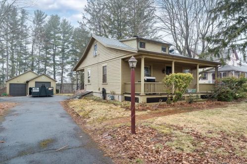 843 Middle St, Middletown, CT 06457-1524