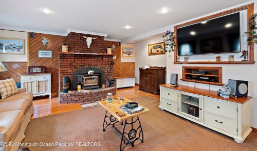 25 Pleasant Grove Rd, Jackson Twp NJ  08527-4234 exterior