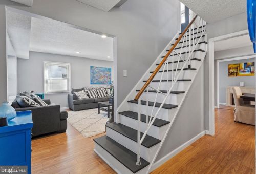 21 Neptune Ln, Willingboro, NJ 08046-1312
