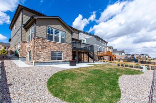 7370 Old Hammer Way, Aurora CO  80016-6115 exterior