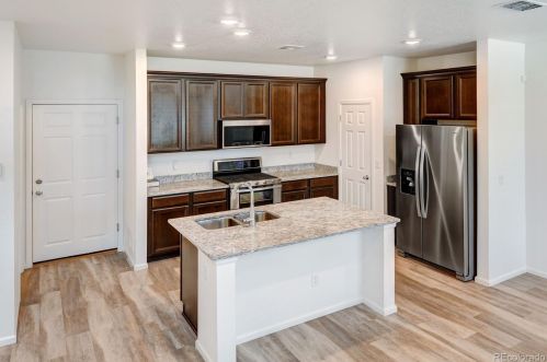 21543 59th Pl, Denver CO  80019-6614 exterior