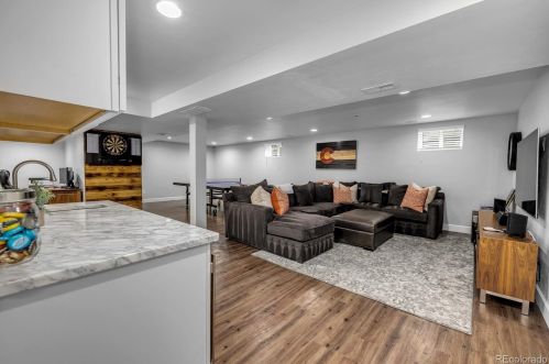 8238 Jasmine Ct, Englewood CO 80112-1033 exterior