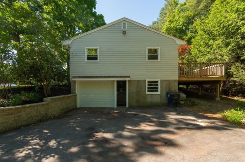 6 Tammy Cir, Nashua, NH 03062-1157