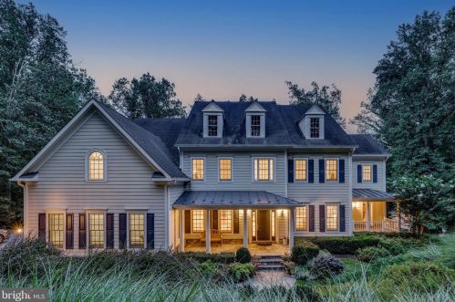 1023 Millwood Rd, Great Falls, VA 22066-2306