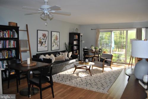55 Viburnum Ct, Trenton, NJ 08648-4811