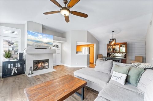 537 Hollydale Ln, Anaheim CA  92808-1931 exterior