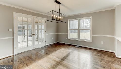 6125 Wooded Run Dr, Columbia MD 21044-3800 exterior