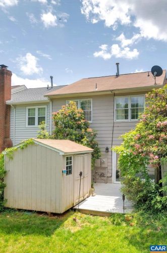 1474 Minor Ridge Ct, Charlottesville VA  22901-1630 exterior