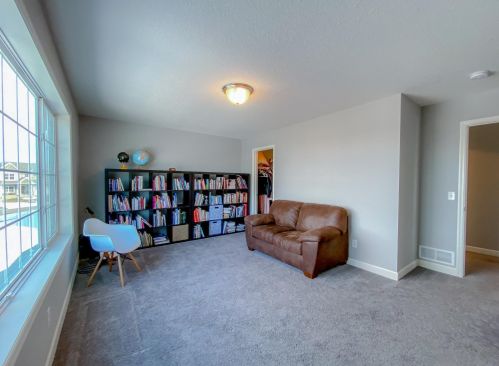 9515 Compass Pointe Rd, Saint Paul MN  55129 exterior