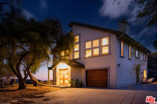2400 Tuna Canyon Rd, Topanga, CA 90290-3453