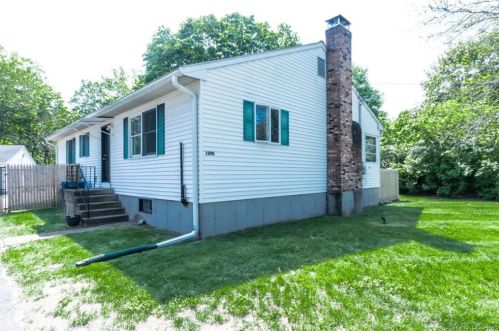 1890 Poquonock Ave, Windsor CT  06095-1234 exterior