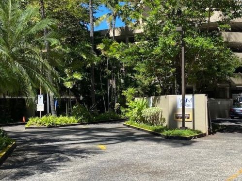 1700 Ala Moana Blvd, Honolulu HI  96815-1415 exterior