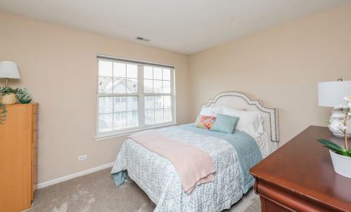 551 Lancaster Dr, Pingree Grove IL  60140-9156 exterior