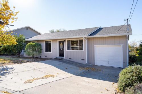 10565 Argonaut Dr, Jackson, CA 95642-9558