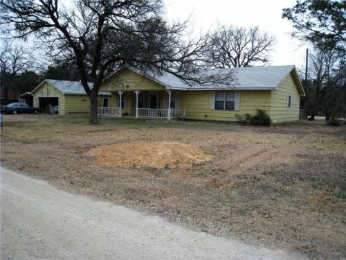 106 10th St, Whitney, TX 76692-3052