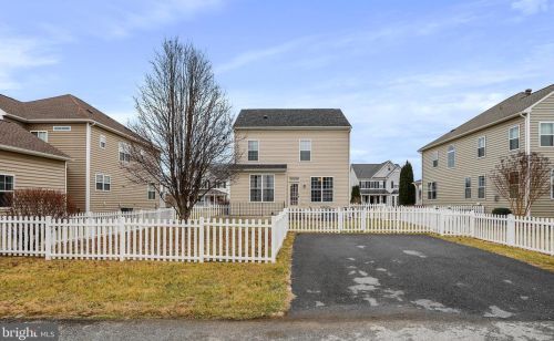 399 Lord Fairfax St, Charles Town WV  25414-2609 exterior