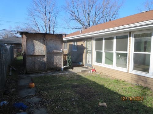 15122 Meadow Ln, Dolton, IL 60419-2907