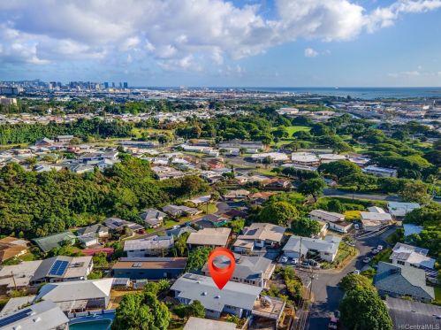 1331 Ainapua St, Honolulu HI  96819-1666 exterior