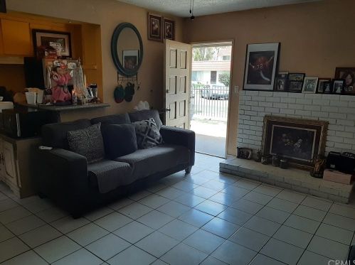 310 Wakefield Ave, Anaheim CA  92802-4222 exterior