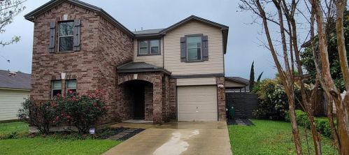 5602 Apple Orchard Ln, Austin, TX 78744-3104