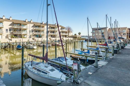 22 Mariner Village Dr, Taylor Lake Village TX 77586-5448 exterior