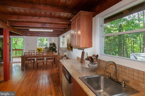 150 White Dogwood Pl, Harpers Ferry WV 25425 exterior