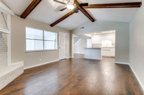 1700 Warren Ln, Fort Worth TX  76112-5723 exterior