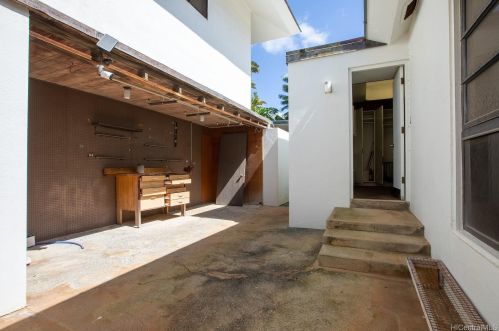 4383 Royal Pl, Honolulu HI  96816-4855 exterior