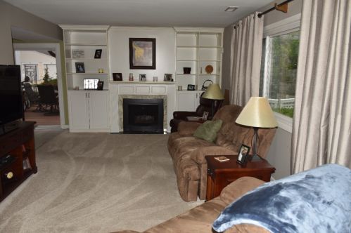 795 Barnaby Pl, Wheeling, IL 60090-2610