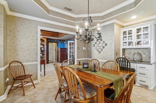 2106 Shari Ln, Garland TX 75043-1459 exterior