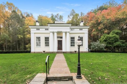 43 Liberty St, Chester, CT 06412-1116