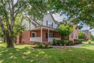 3061 Schoolside St, Murfreesboro, TN 37128-5805