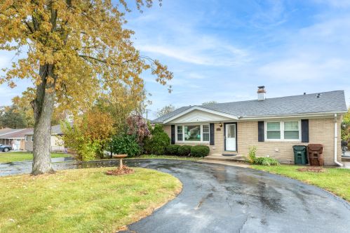 15227 La Crosse Ave, Oak Forest IL  60452-2329 exterior